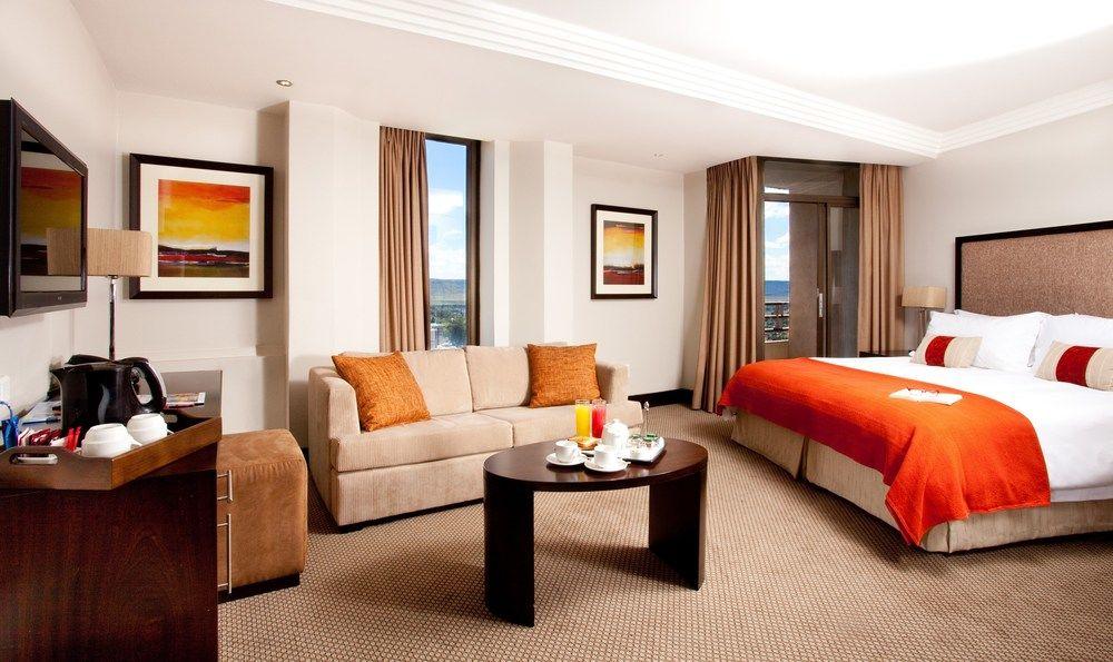 Avani Lesotho Hotel & Casino Масеру Екстериор снимка