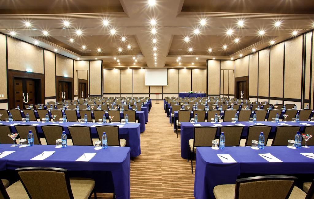 Avani Lesotho Hotel & Casino Масеру Екстериор снимка