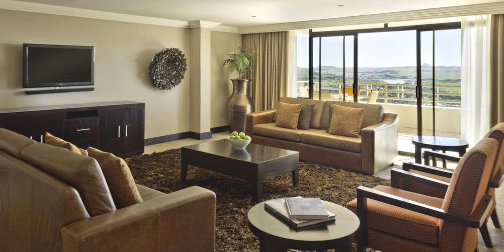 Avani Lesotho Hotel & Casino Масеру Стая снимка