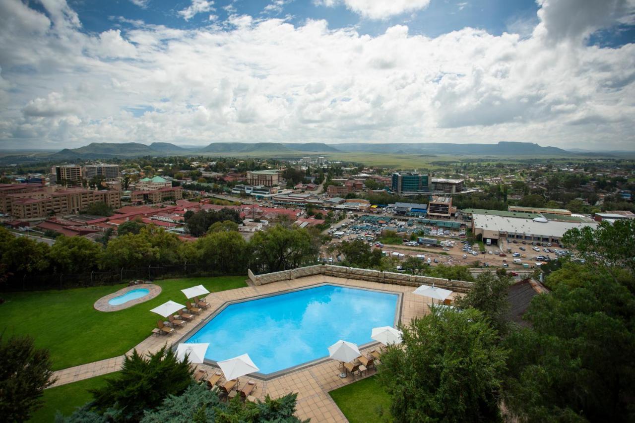 Avani Lesotho Hotel & Casino Масеру Екстериор снимка